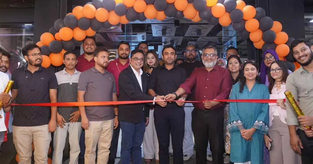 রাজধানীর আদাবর রিং রোডে টুরাগ অ্যাকটিভের পঞ্চম আউটলেট চালু