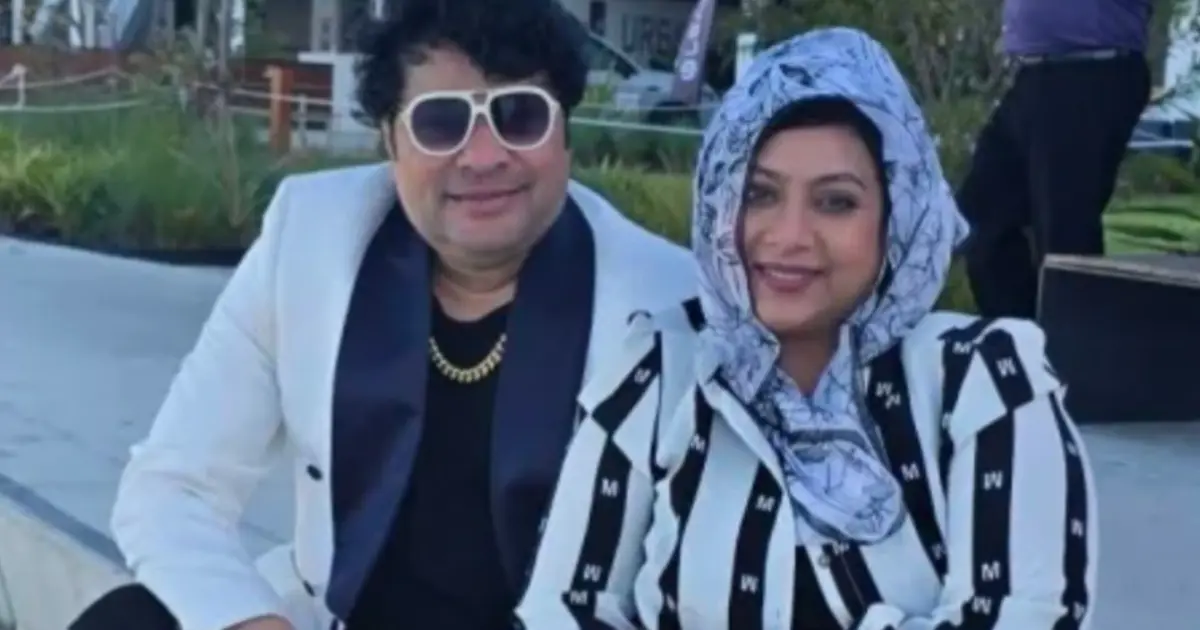 সিডনির রাস্তায় চালকের আসনে শাবনূর, পাশে গান গাইলেন রবি চৌধুরী 
