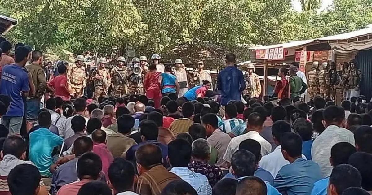 সাজেকে পর্যটকবাহী গাড়িবহর ছাড়ার পরই আইনশৃঙ্খলা বাহিনীর সঙ্গে সশস্ত্র গোষ্ঠীর গোলাগুলি, আতঙ্কে আটকে প্রায় ২ হাজার পর্যটক