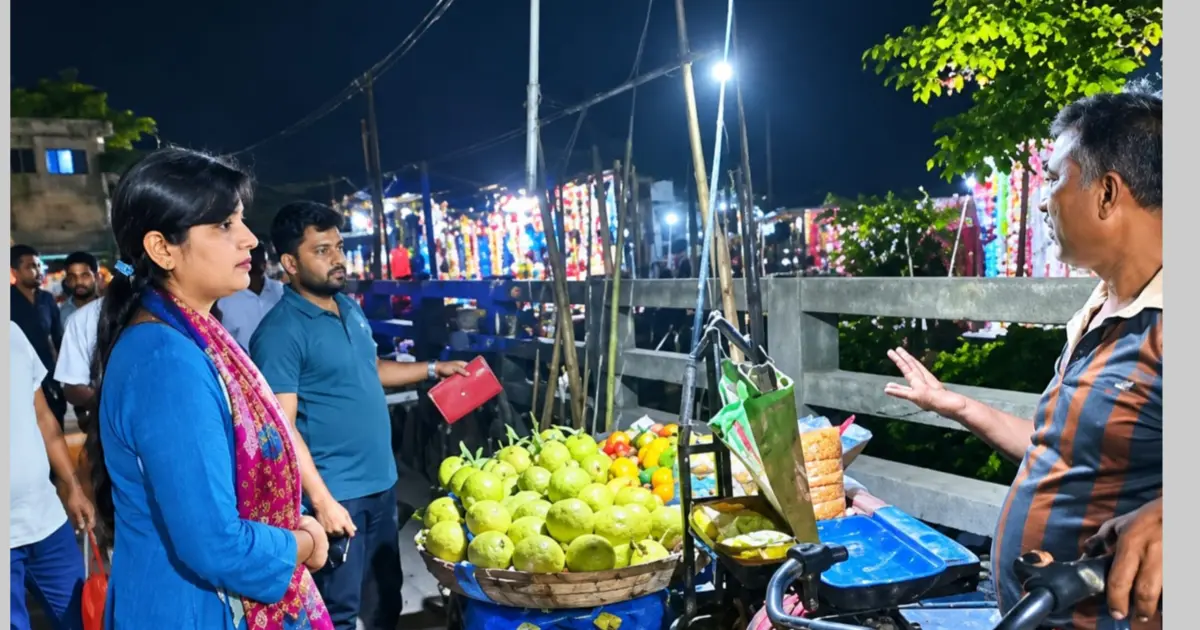 আলমডাঙ্গায় ফুটপাত ও ব্রিজ দখলমুক্ত করতে ইউএনওর অভিযান