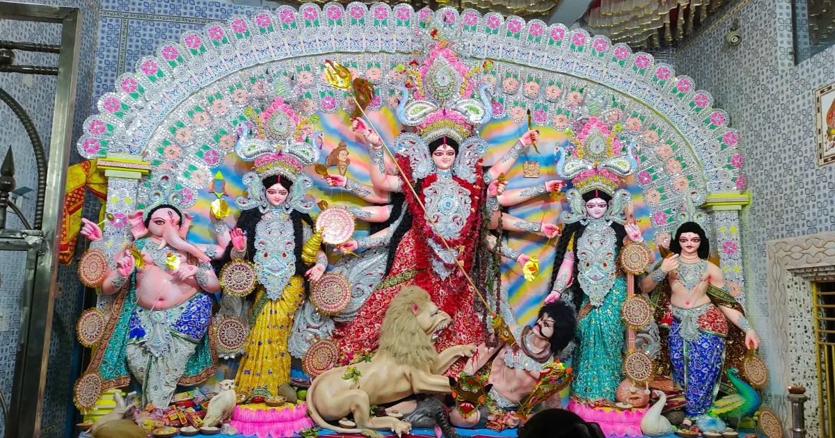 প্রতিমা বিসর্জনে সাঙ্গ হচ্ছে শারদীয় দুর্গোৎসব, দেশজুড়ে বিদায়ের সুর