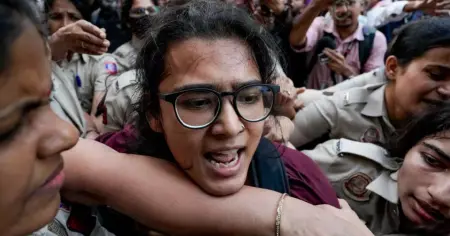 দিল্লিতে জাতীয় পতাকা উত্তোলনের কর্মসূচি শুরুর আগেই আটক সিজেপি প্রতিষ্ঠাতা ও নেহা বোরা