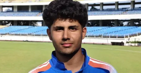 বাবার মতোই বিস্ফোরক ইনিংস শেবাগপুত্রের, ১৭৩ রান করে আলোচনায় আর্যবীর