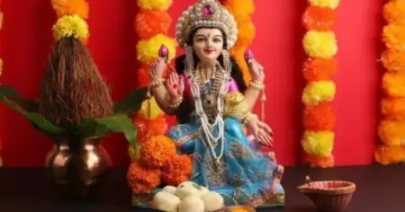 আজ কোজাগরী লক্ষ্মীপূজা: ধনসম্পদ ও ঐশ্বর্যের কামনায় হিন্দু সম্প্রদায়ের আরাধনা