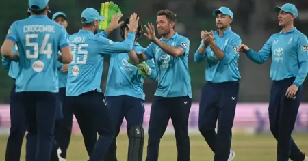 লাহোরে রানের বন্যায় শ্রীলঙ্কাকে হারিয়ে ইংল্যান্ডের রেকর্ড জয়