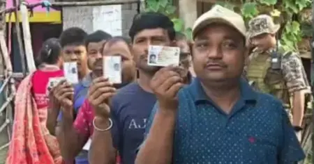 পশ্চিমবঙ্গের নন্দীগ্রাম ও রেজিনগরে উপনির্বাচনের ভোটগ্রহণ