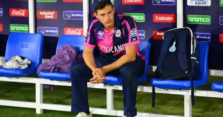 ইনজুরির কাছে হেরে মাত্র ৩০ বছর বয়সে স্কটিশ পেসার ব্র্যাড হুইলের অবসর