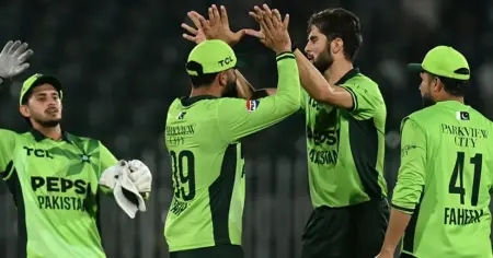 ত্রিদেশীয় সিরিজে শ্রীলঙ্কাকে ৩৭ রানে হারিয়ে শুভসূচনা পাকিস্তানের
