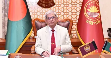 শান্তিপূর্ণ দুর্গাপূজা উদযাপনে মিলেছে সাম্প্রদায়িক সম্প্রীতির উজ্জ্বল পরিচয়: রাষ্ট্রপতি