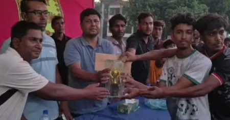 আলমডাঙ্গার ভাংবাড়ীয়ায় ফুটবল টুর্নামেন্টে  সাজু দ্যা টাইগার ক্লাব চ্যাম্পিয়ন