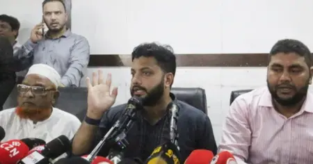 মুক্তিযুদ্ধবিষয়ক প্রতিমন্ত্রীর পদ থেকে ইশরাক হোসেনের পদত্যাগের ঘোষণা