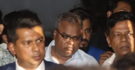 ৩০ ঘণ্টা পর মুক্ত চুয়েট উপাচার্য, শিক্ষার্থীদের ‘ভুয়া ভুয়া’ স্লোগান