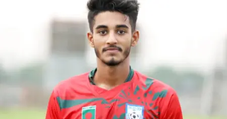 ক্ষ্যাপ খেলে শাস্তির মুখে মোরছালিন-রাকিব, নাইট ক্লাব কাণ্ডে ব্যবস্থা নিচ্ছে বাফুফে