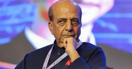 শেখ হাসিনাকে ফেরত ইস্যুতে মুখ খুললেন ভারতীয় দূত দীনেশ ত্রিবেদী  
