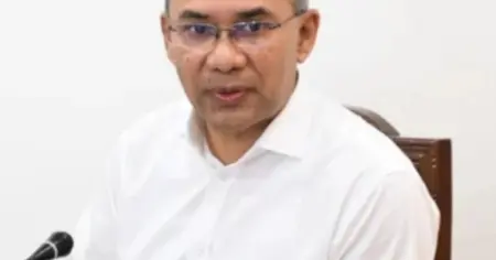 দোহারে মা-বাবা হারানো এতিম ৫ বোনের পাশে ‘আমরা বিএনপি পরিবার’, প্রধানমন্ত্রীর সহায়তা প্রদান