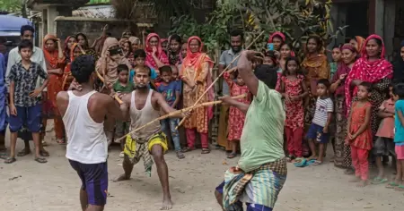 আলমডাঙ্গার শালিকায় গ্রামবাংলার ঐতিহ্যবাহী লাঠিখেলা অনুষ্ঠিত