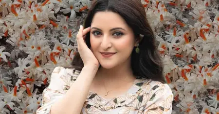 জন্মদিনে পরীমনির অবাক কাণ্ড: চট্টগ্রাম থেকে উড়োজাহাজে এলো দুই মণ শিউলি ফুল