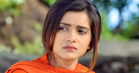 মানিকগঞ্জে যাওয়ার পথে ভয়াবহ সড়ক দুর্ঘটনায় দুমড়েমুচড়ে গেল তানজিন তিশার গাড়ি